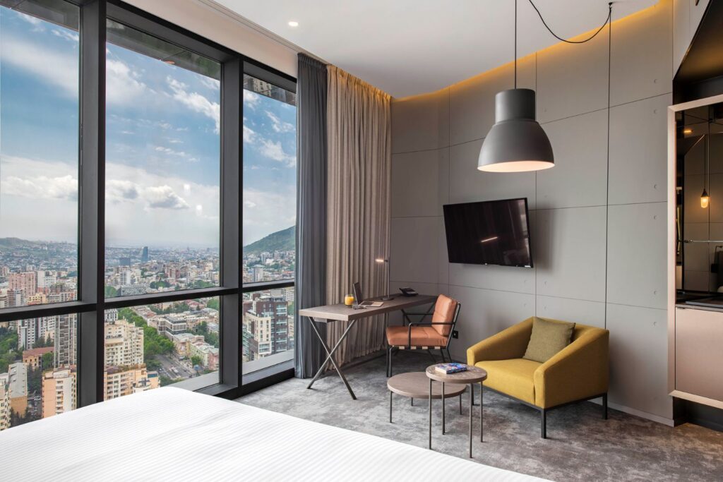 Superior Room with a desk and city view, Pullman Tbilisi